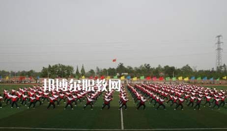 武漢衛(wèi)生學(xué)校2022年報名條件、招生要求、招生對象