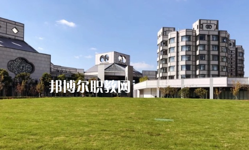 隨州高級技工學(xué)校2022年報名條件、招生要求、招生對象