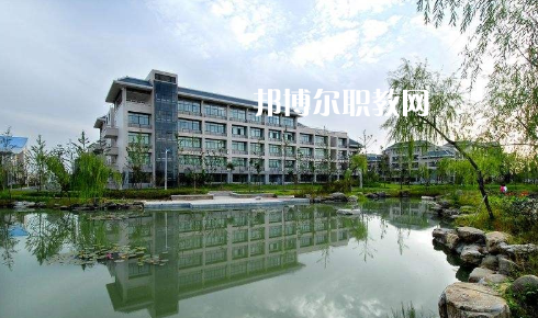 襄樊工業(yè)學校2022年報名條件、招生要求、招生對象
