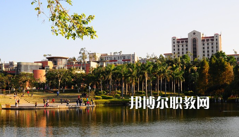 湖北東風(fēng)汽車技師學(xué)院2022年報(bào)名條件、招生要求、招生對(duì)象