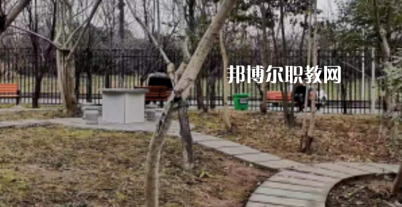 2023年達(dá)州理工職業(yè)技術(shù)學(xué)校學(xué)費(fèi)、收費(fèi)多少