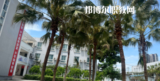 成都光華技工學校地址在哪里，哪個地區(qū)，哪個城市?