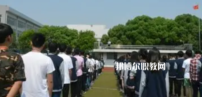 江蘇省錫山中等專業(yè)學(xué)校地址在哪里，哪個地區(qū)，哪個城市?