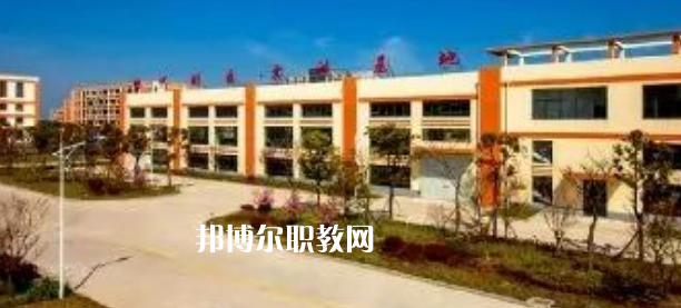 江蘇省如東中等專業(yè)學(xué)校地址在哪里，哪個(gè)地區(qū)，哪個(gè)城市?