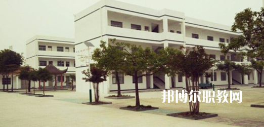 盱眙縣東方職業(yè)高級(jí)中學(xué)地址在哪里，哪個(gè)地區(qū)，哪個(gè)城市?