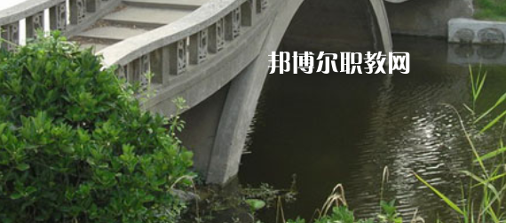 淮安市洪澤區(qū)技工學校地址在哪里，哪個地區(qū)，哪個城市?
