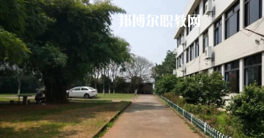 蘭溪市第六中學(xué)地址在哪里，哪個(gè)地區(qū)，哪個(gè)城市?