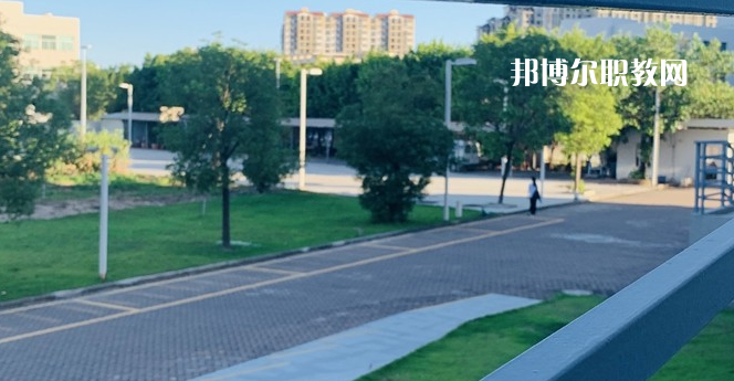 汕頭市科技應(yīng)用職業(yè)技術(shù)學(xué)校地址，乘車路線