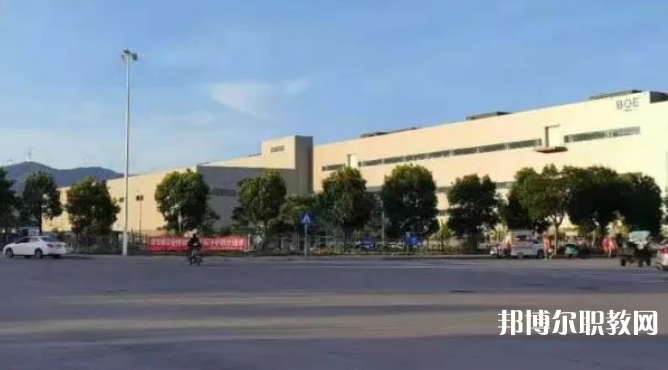 西安智能工業(yè)技工學(xué)校地址，乘車路線