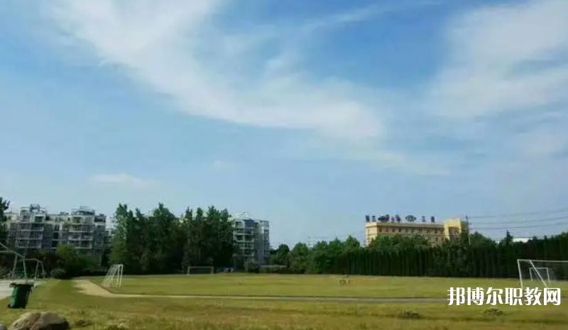 盧氏工業(yè)中等專業(yè)學(xué)校怎么樣、好不好