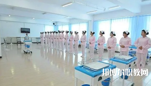四川育英醫(yī)養(yǎng)科技技工學校2024年報名條件、招生要求、招生對象