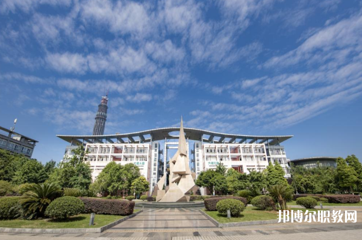 四川城市技師學(xué)院地址，乘車路線 