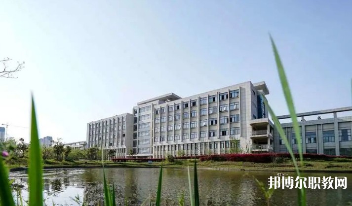 2024蕪湖汽車工程學校招生計劃 招生人數(shù)是多少(附要求、條件、對象)