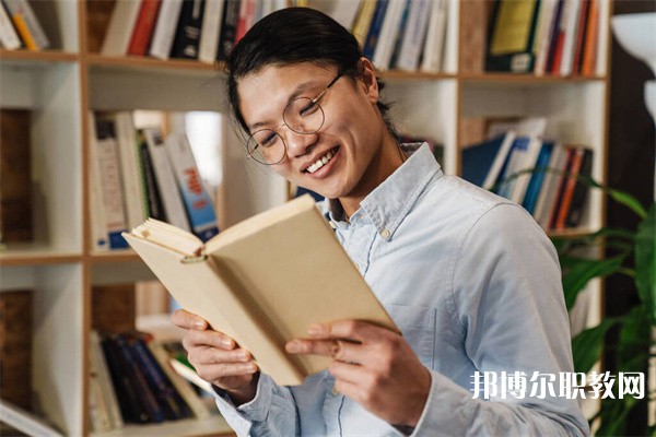 廣西哪里的職教中心能讀學(xué)前教育(幼兒教師、育嬰師方向)專業(yè)