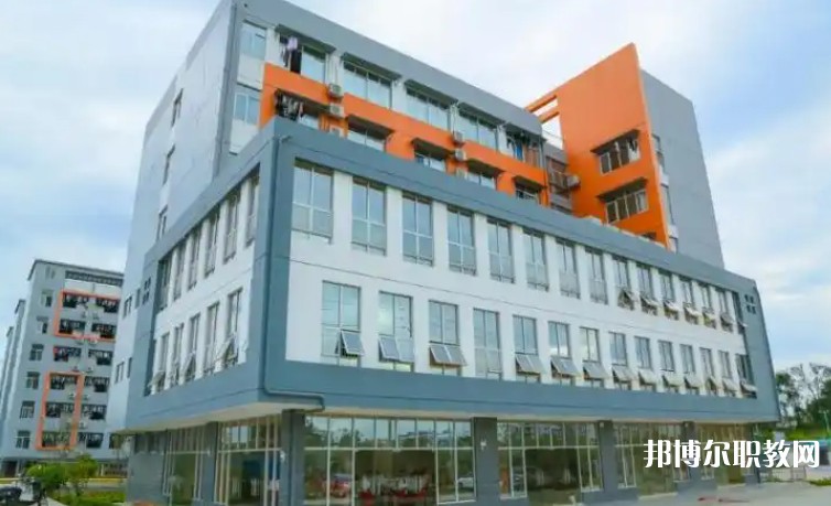 2025廣西新聞出版技工學(xué)校招生計(jì)劃 招生人數(shù)是多少(附要求、條件、對(duì)象)
